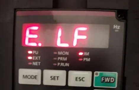 How to prevent the frequency converter from reporting an E.LF fault?